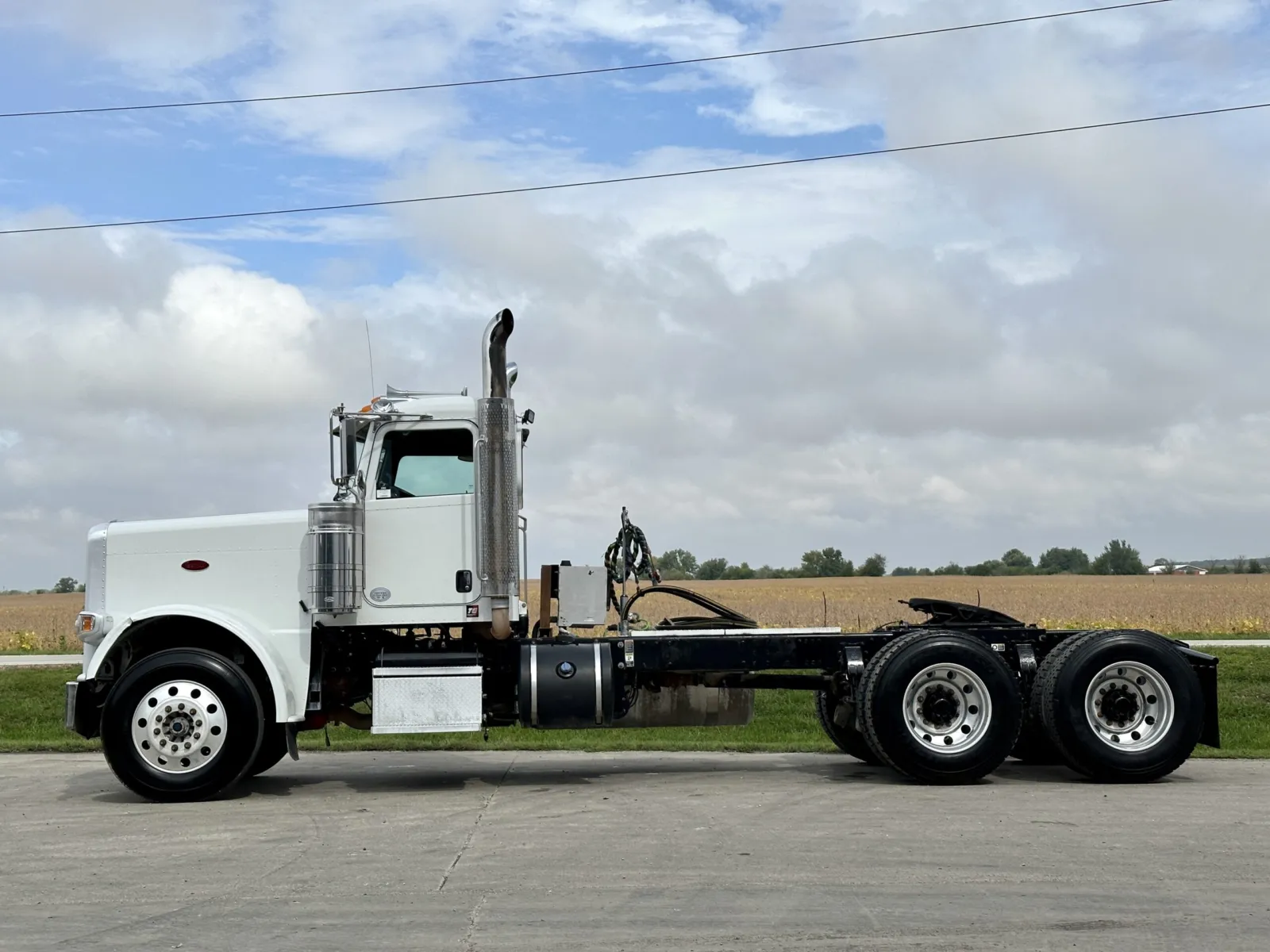 2013 Peterbilt - image 4