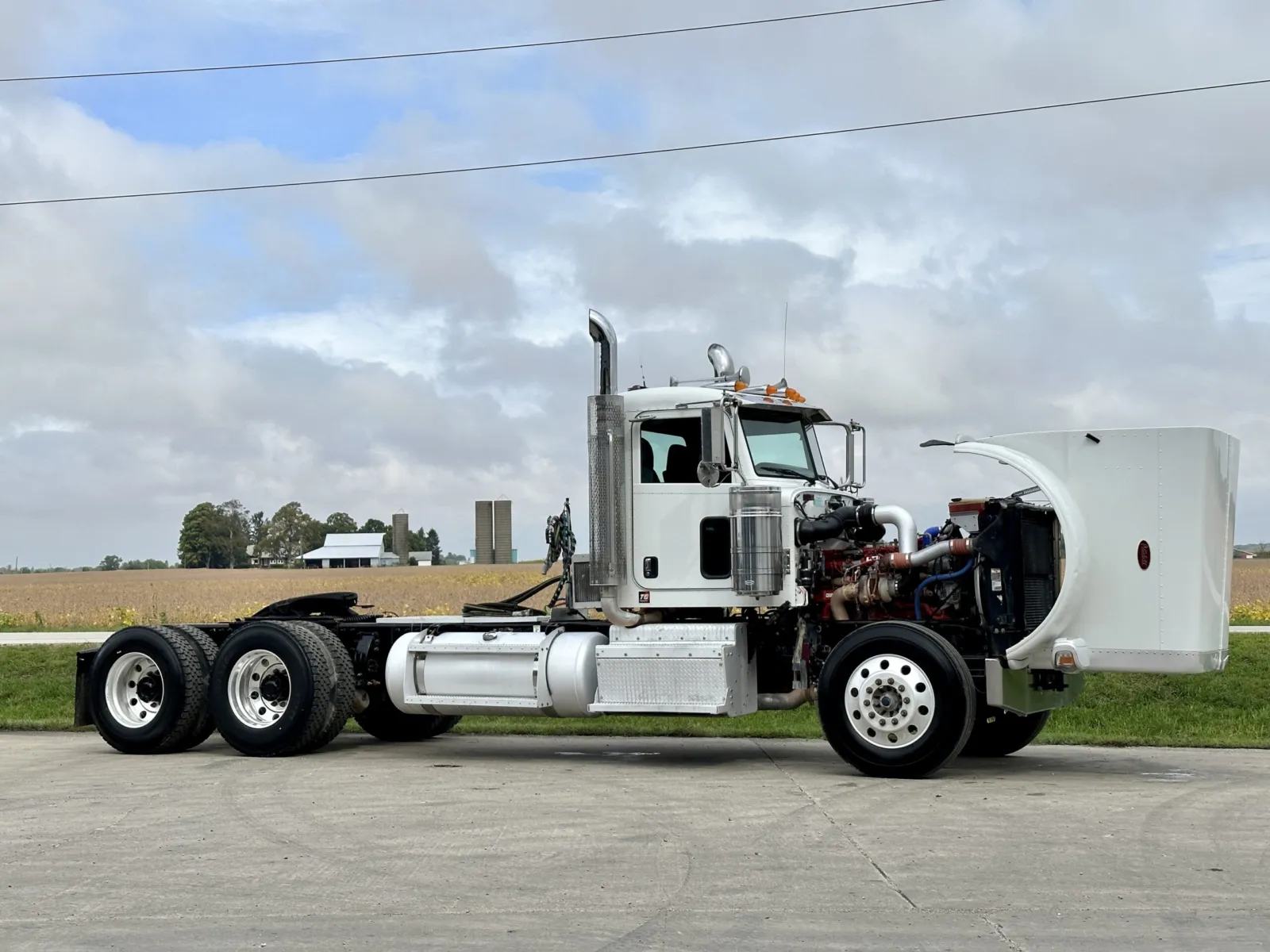 2013 Peterbilt - image 9