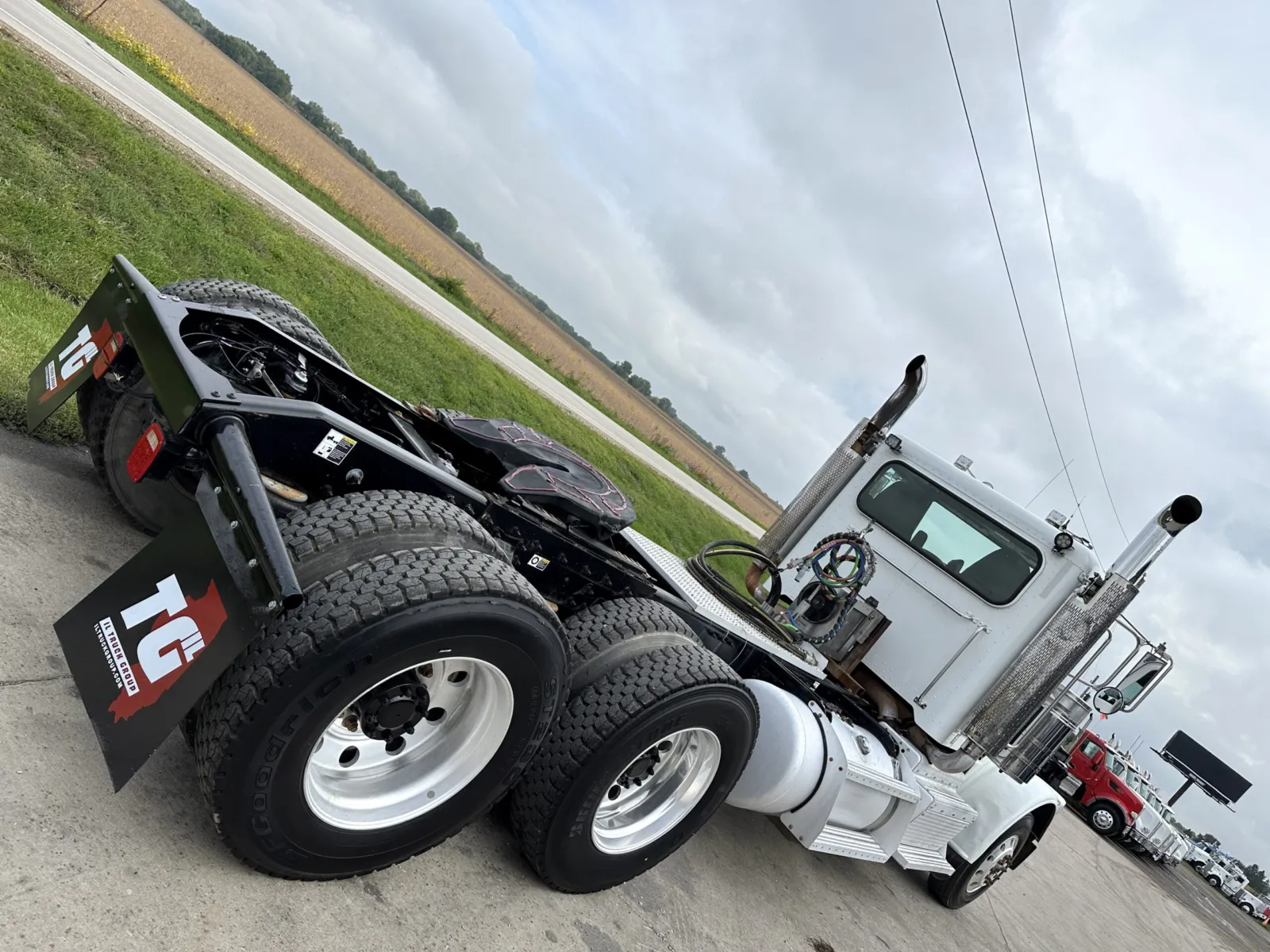 2013 Peterbilt - image 11