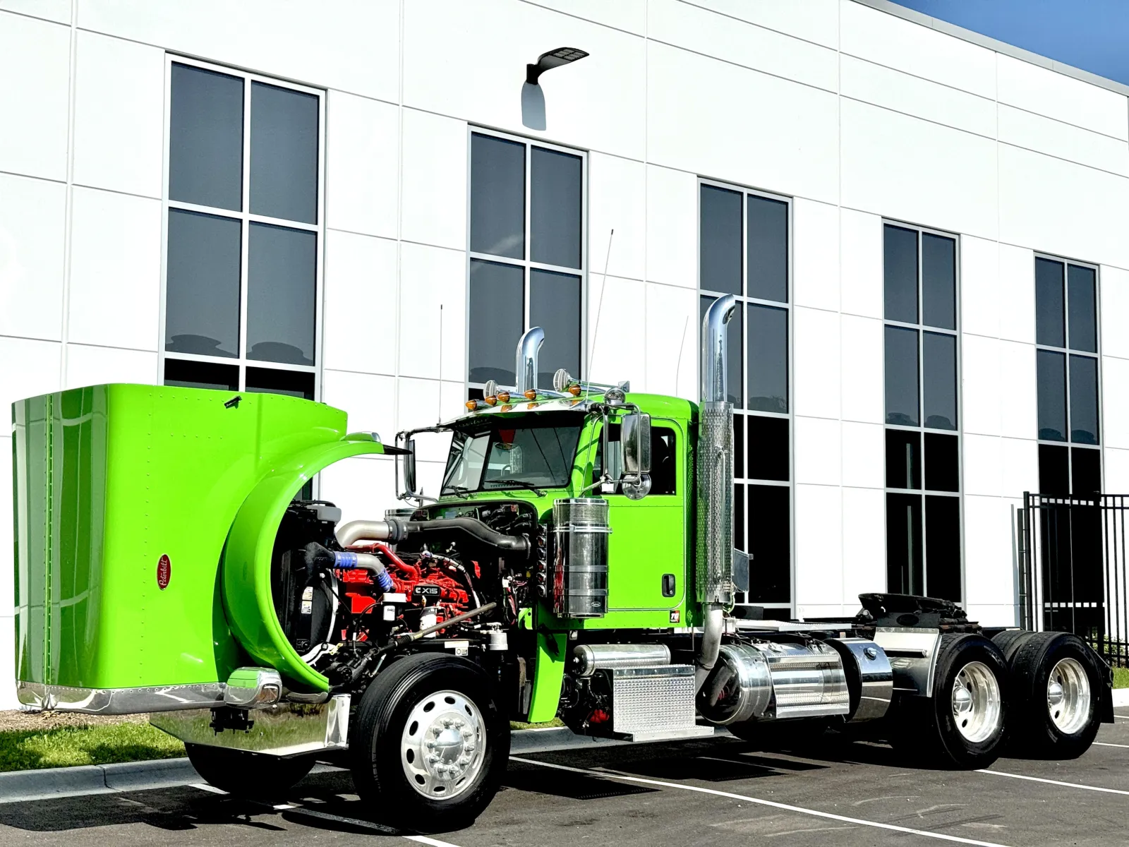 2022 Peterbilt 389 - image 10