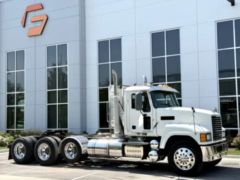 Photos of 2013 MACK CHU613 for sale in New Lenox, IL at Forge Truck Centers - Illinois