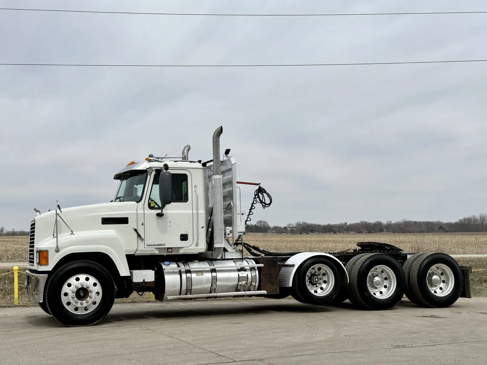 2013 Mack - image 2