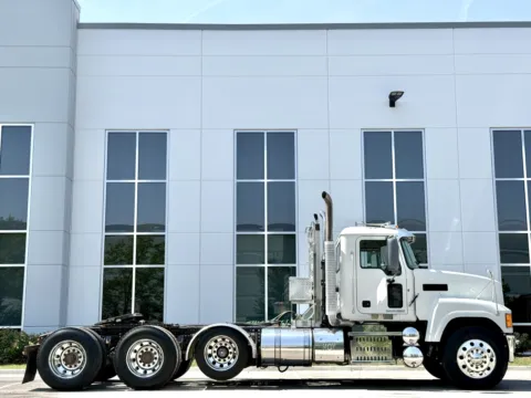 Another view of 2013 MACK CHU613 for sale in New Lenox, IL at Forge Truck Centers - Illinois