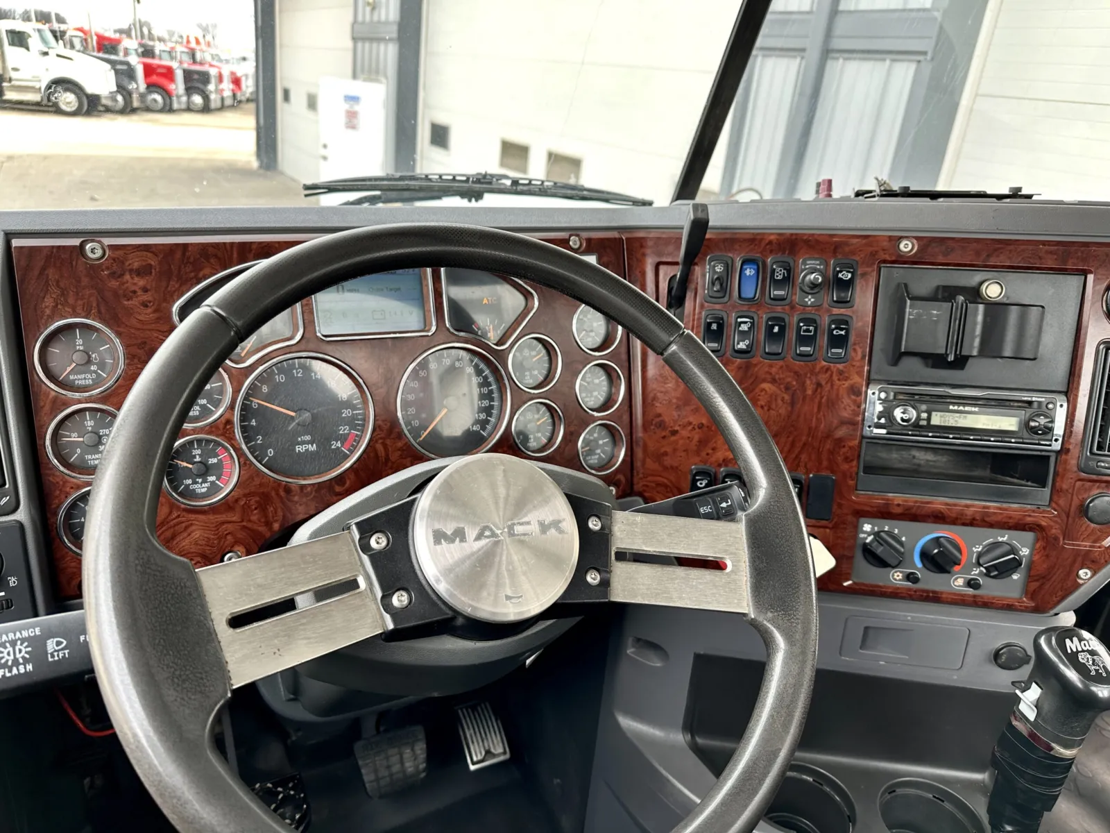 2013 Mack - image 16