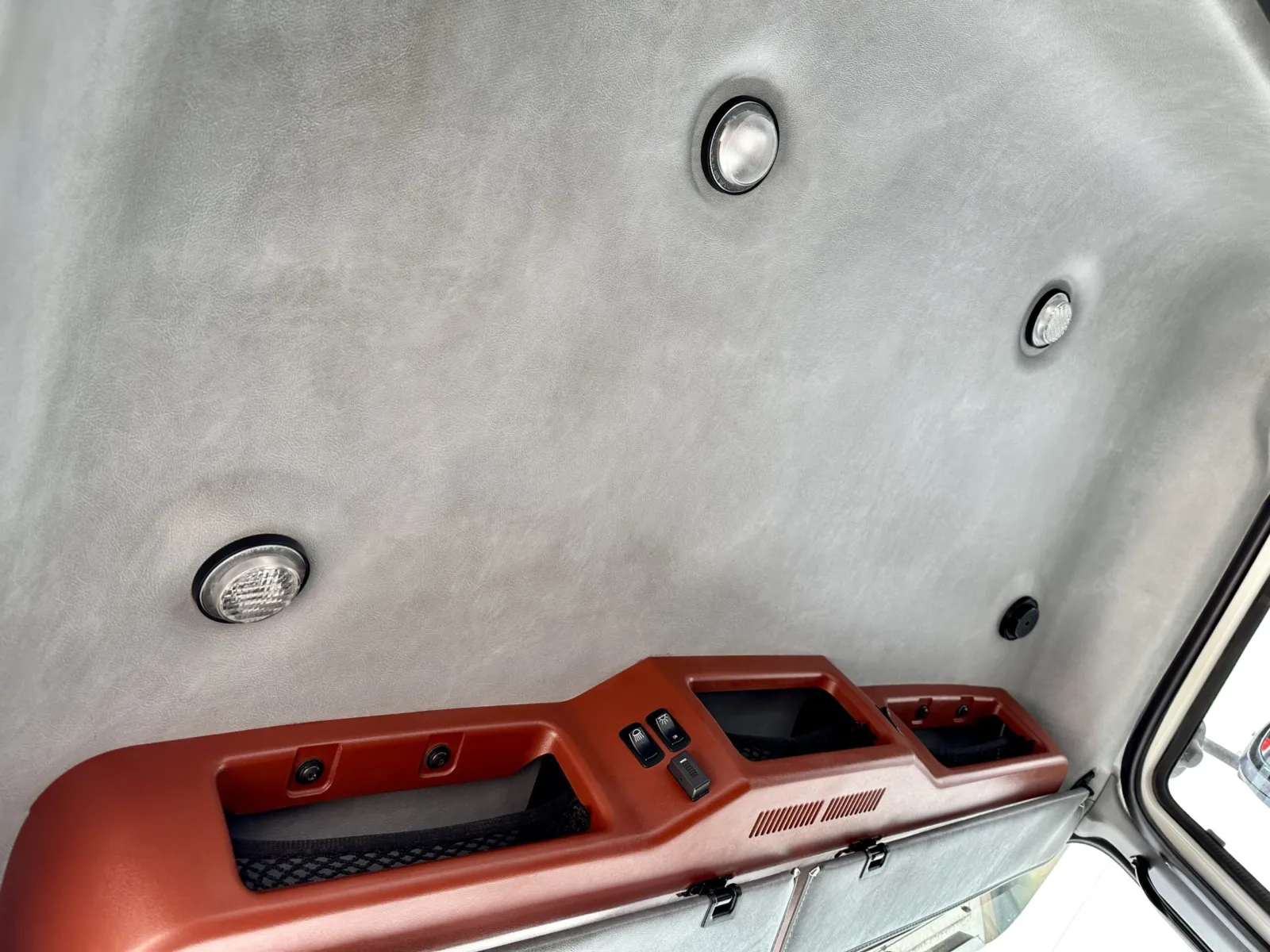 2013 Mack - image 20