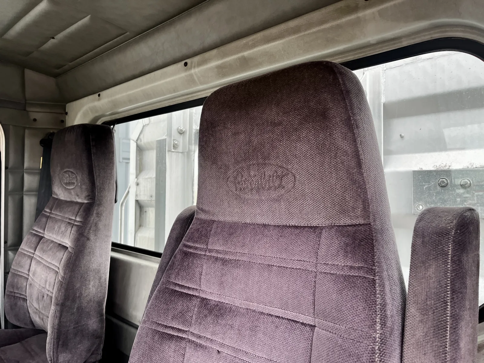 1999 Peterbilt - image 20