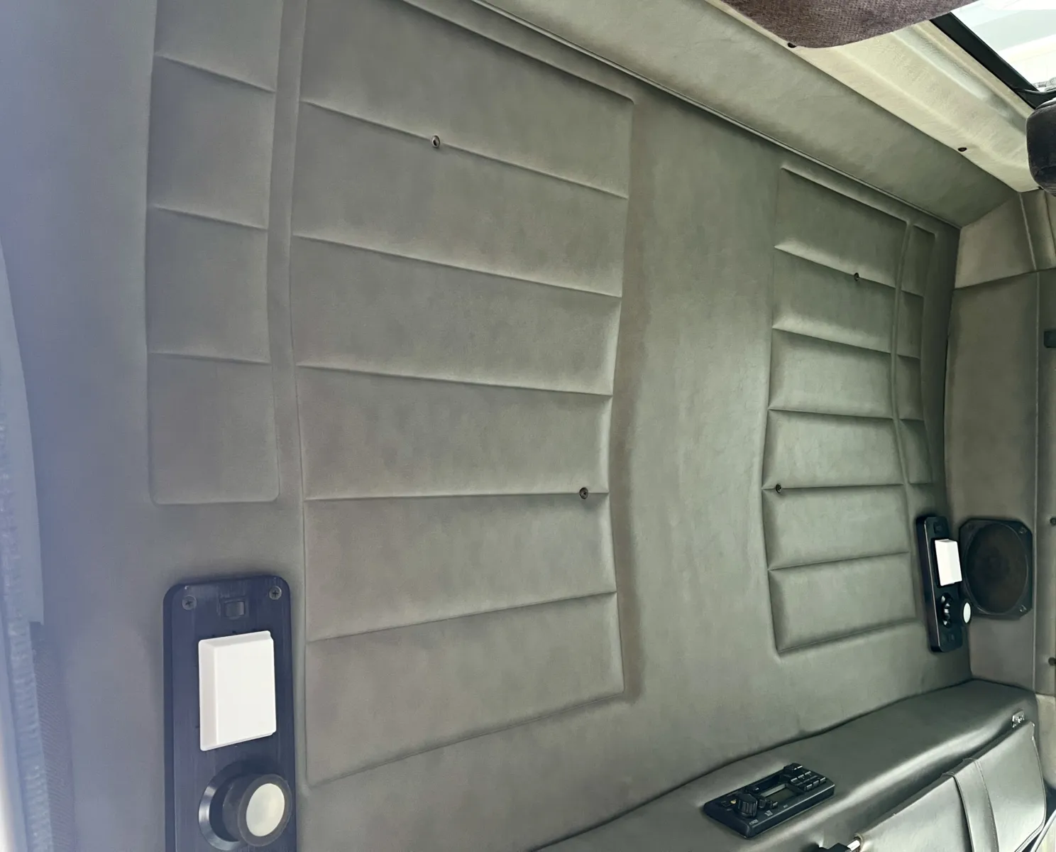 1999 Peterbilt - image 21