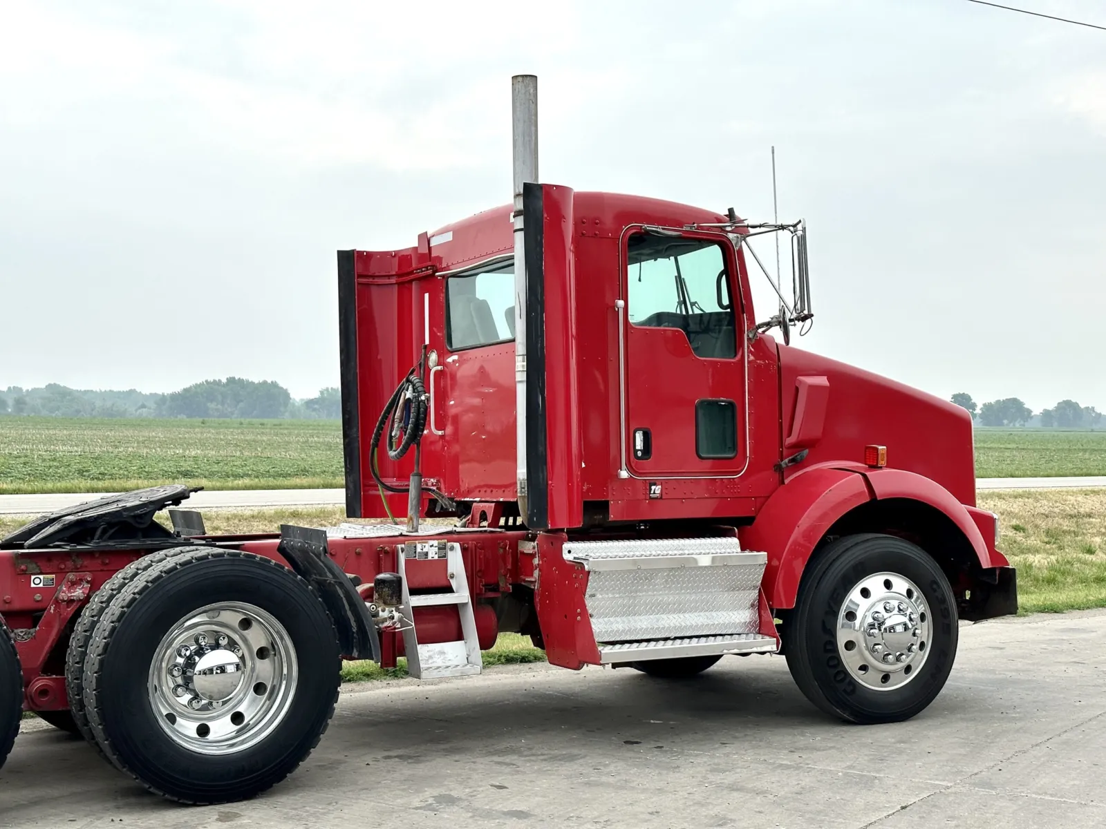 2012 Kenworth T800 - image 7