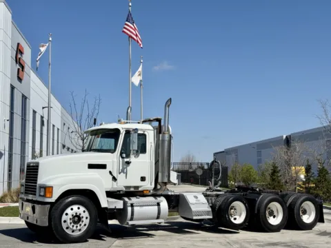 2007 MACK CH613 for sale in New Lenox, IL