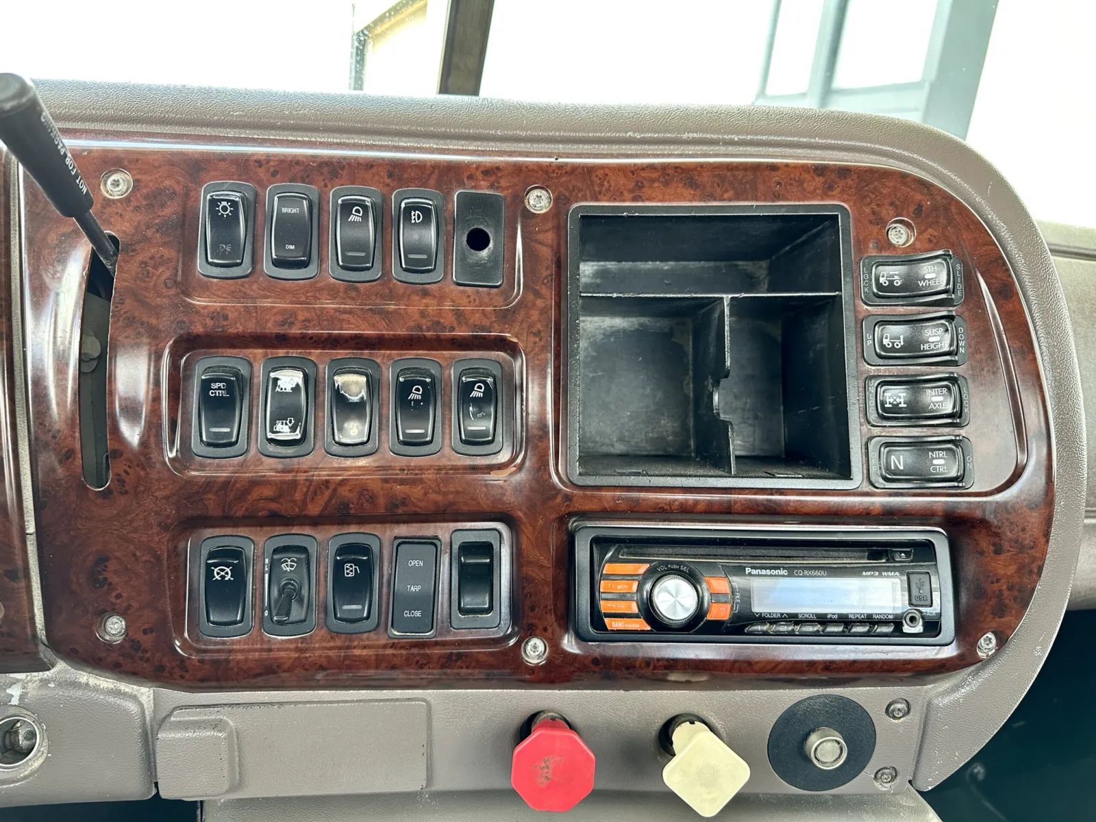 2007 Mack - image 18