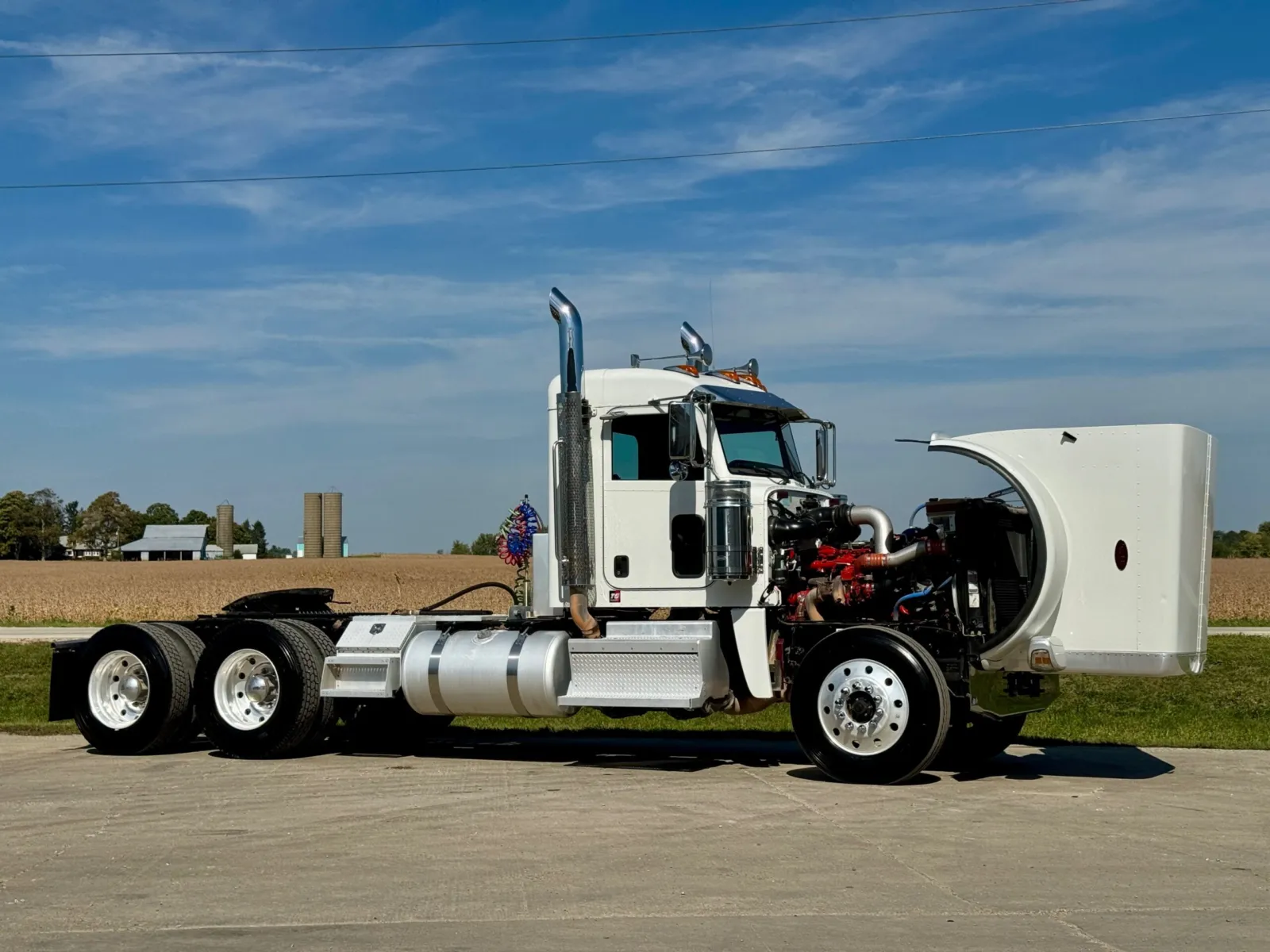2018 Peterbilt 389 - image 9