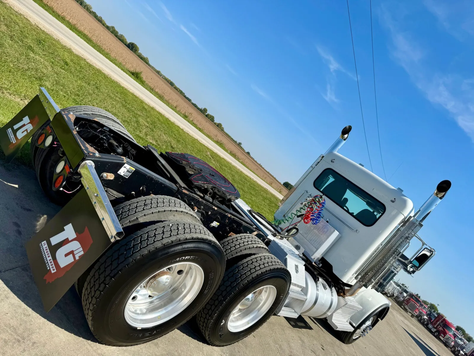 2018 Peterbilt 389 - image 11