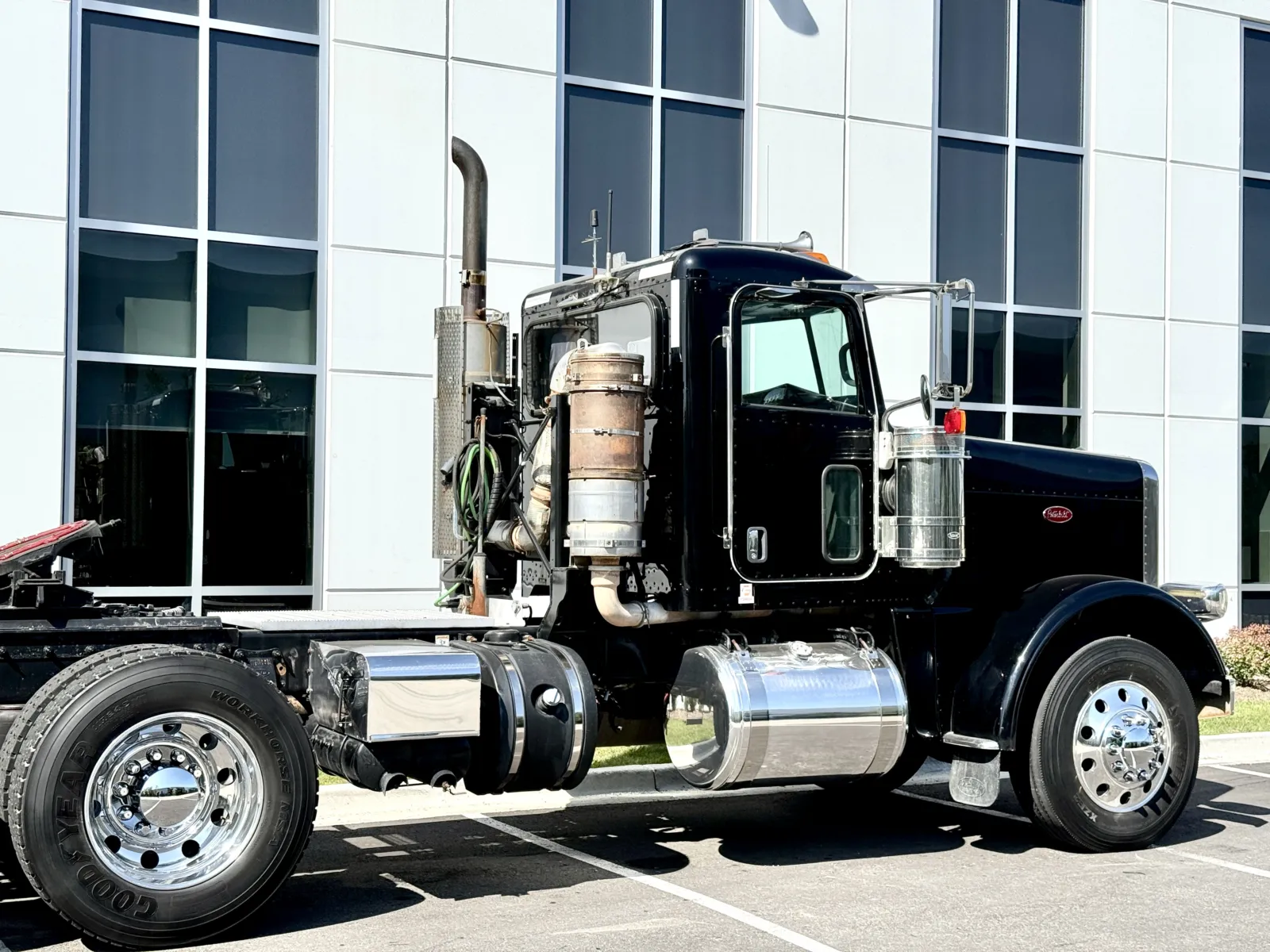 2011 Peterbilt - image 7