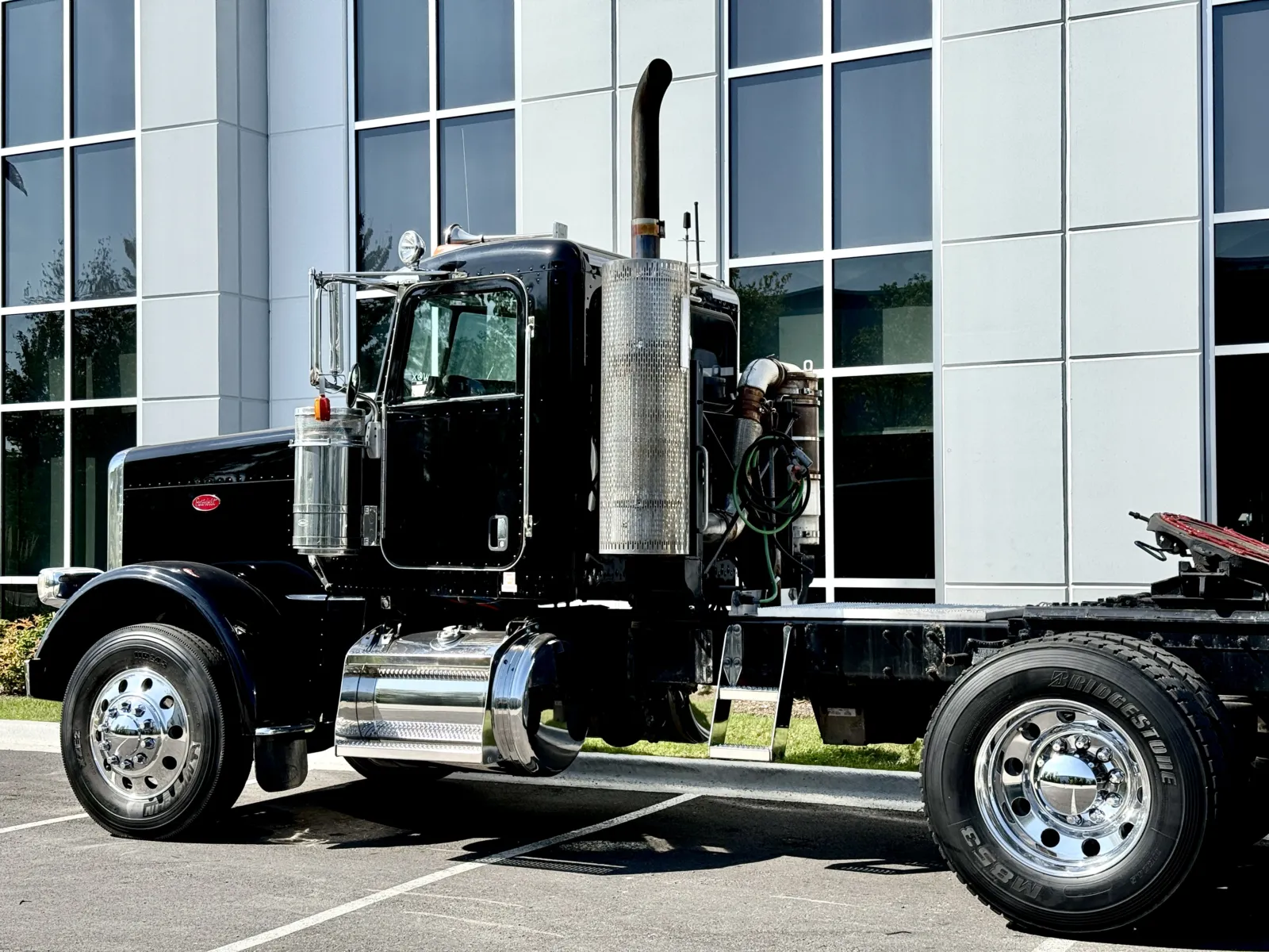2011 Peterbilt - image 8