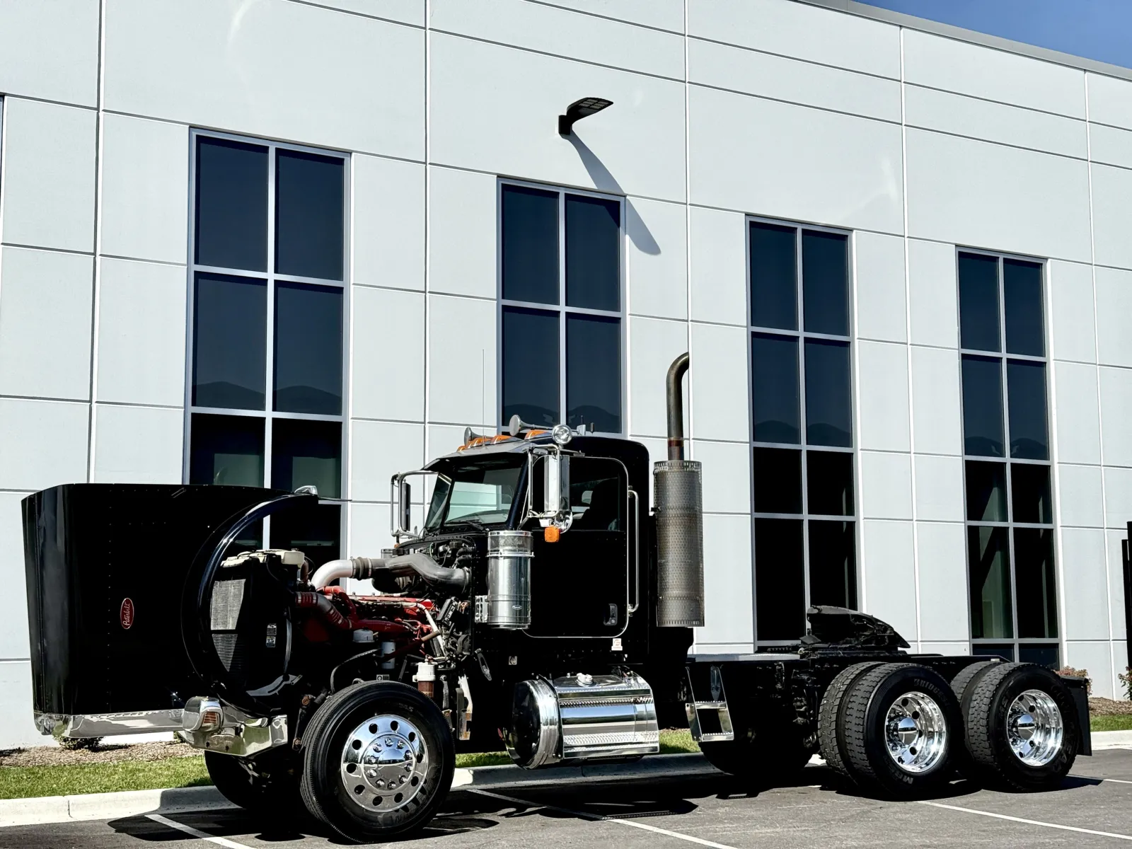 2011 Peterbilt - image 10