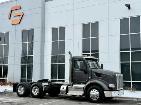 Photos of 2022 PETERBILT 567 for sale in New Lenox, IL at Forge Truck Centers - Illinois