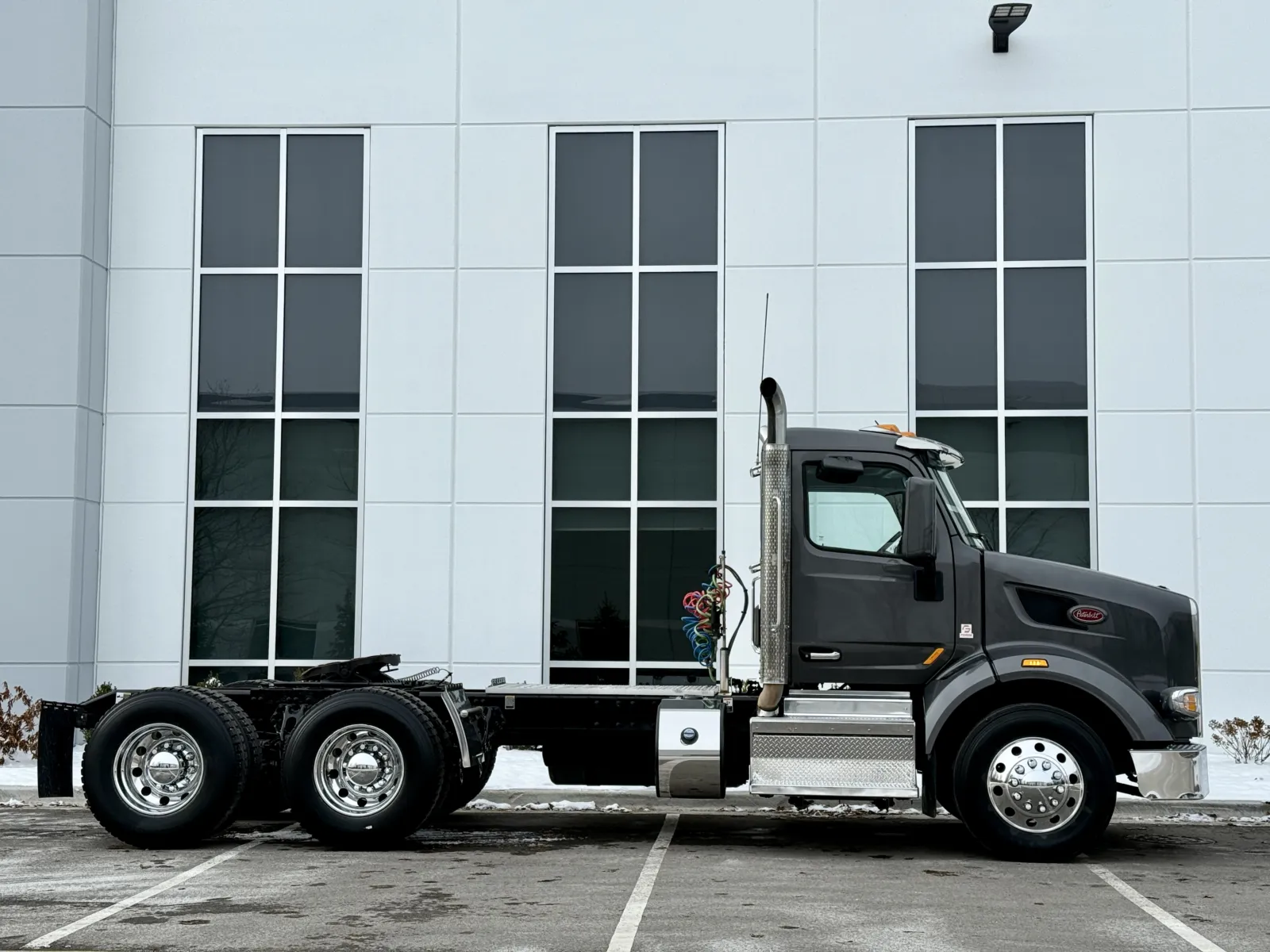 2022 Peterbilt 567 - image 3