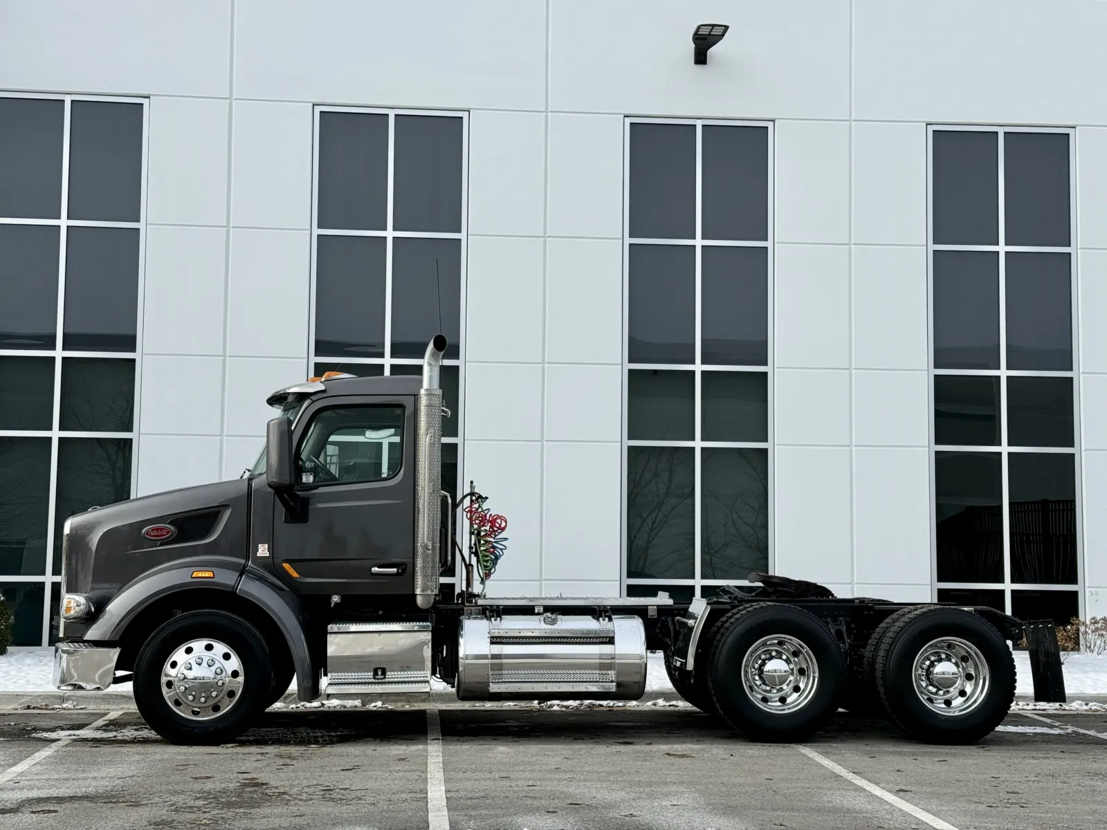 2022 Peterbilt 567 - image 4