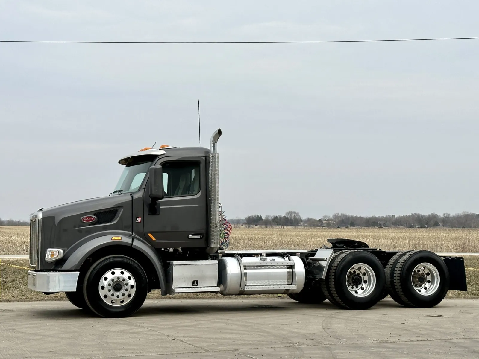 2022 Peterbilt 567 - image 2