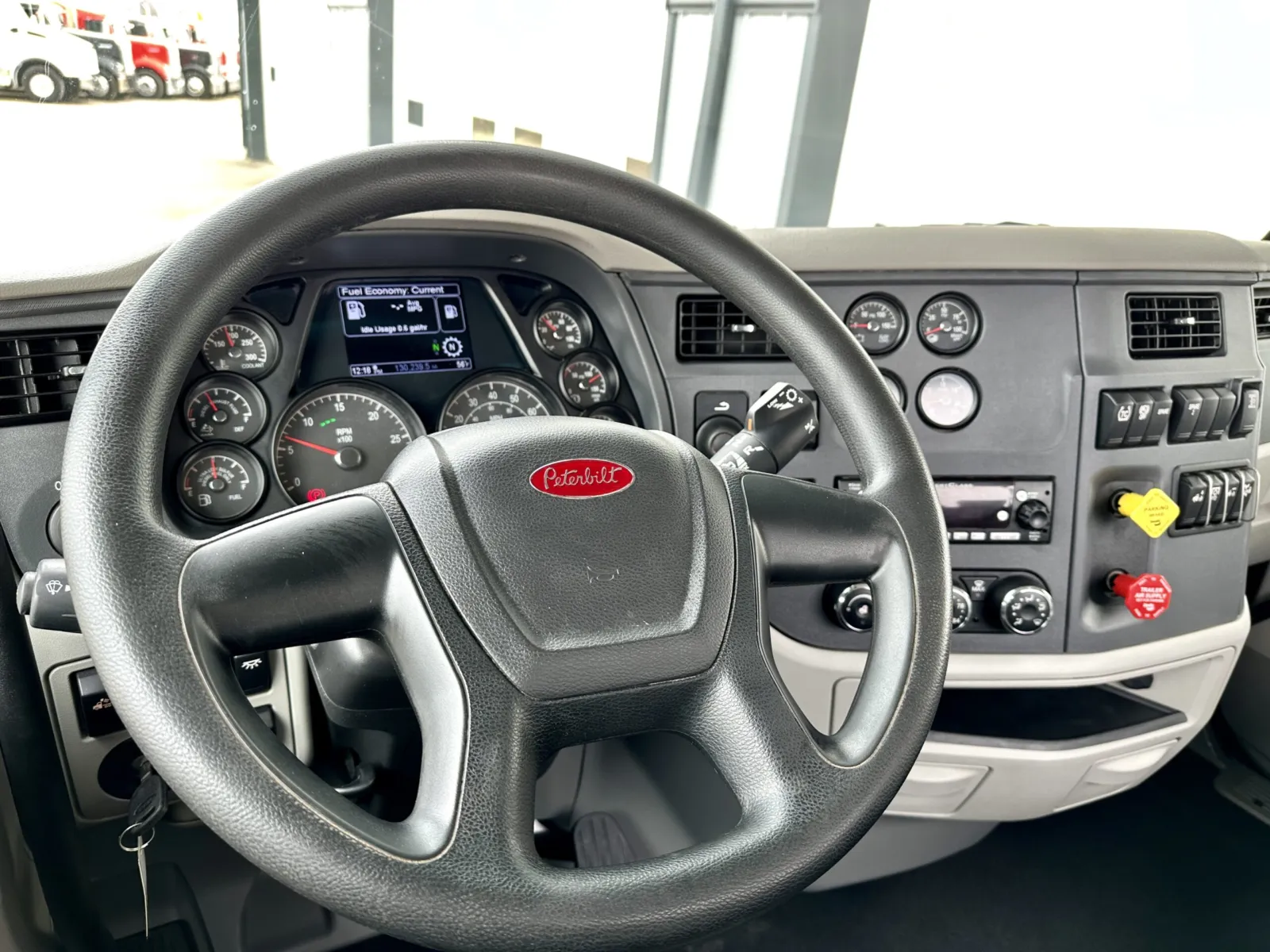 2022 Peterbilt 567 - image 15