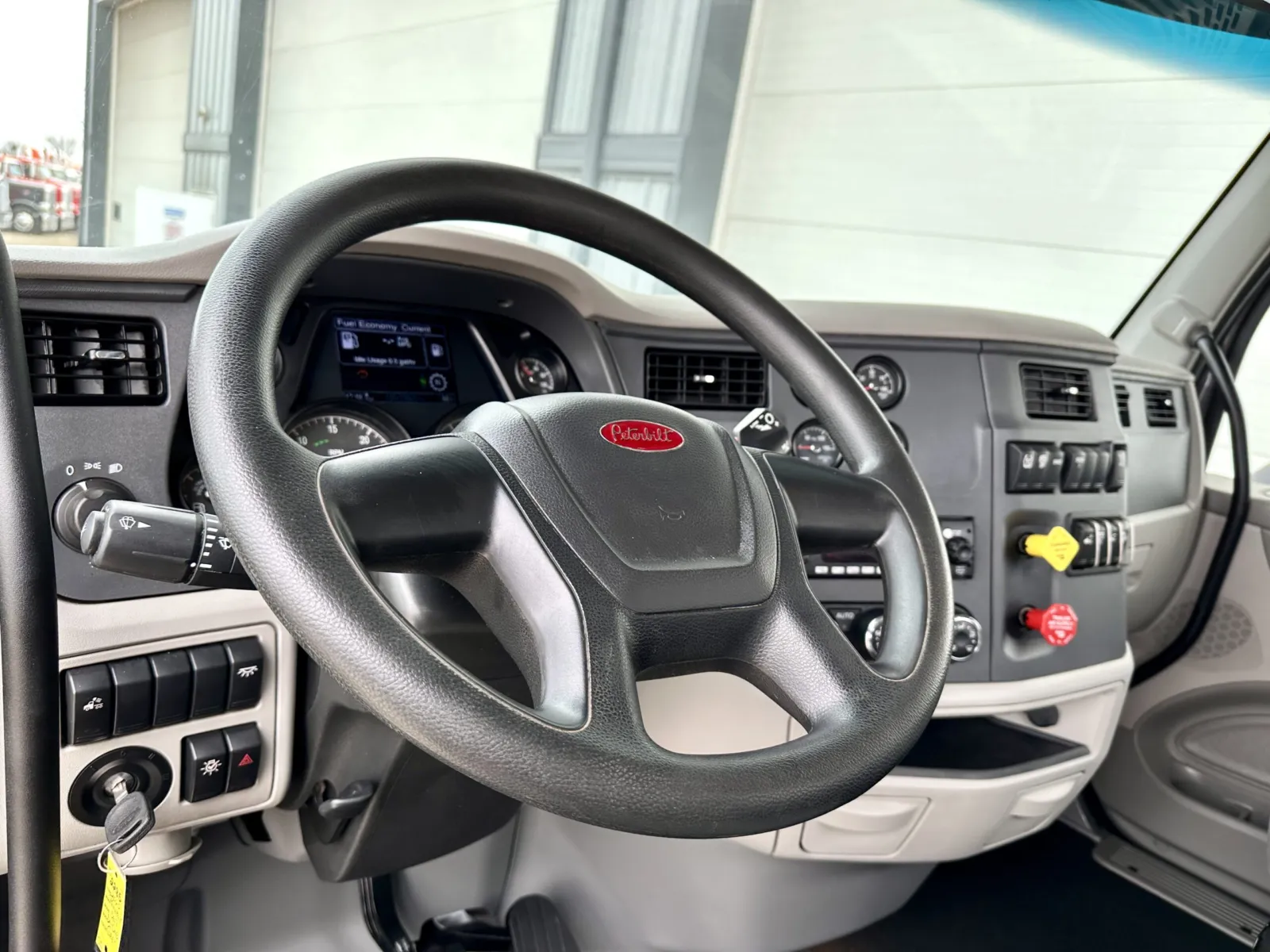 2022 Peterbilt 567 - image 16