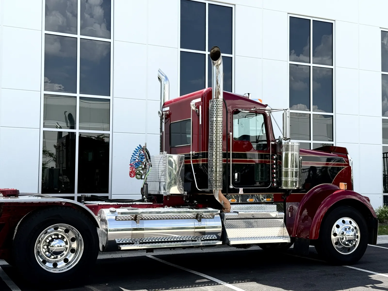 2020 Kenworth W900 - image 7