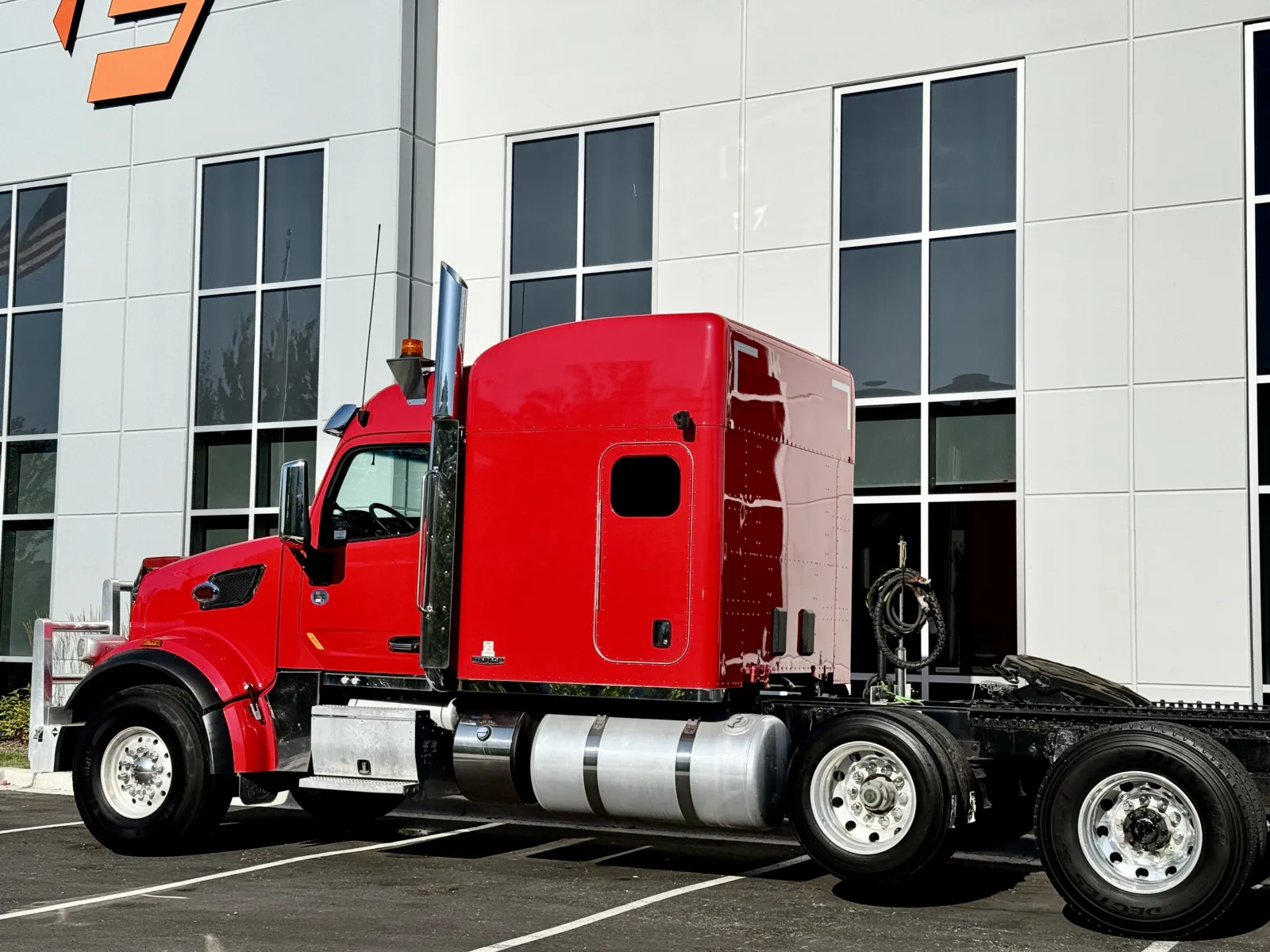 2019 Peterbilt 567 - image 8