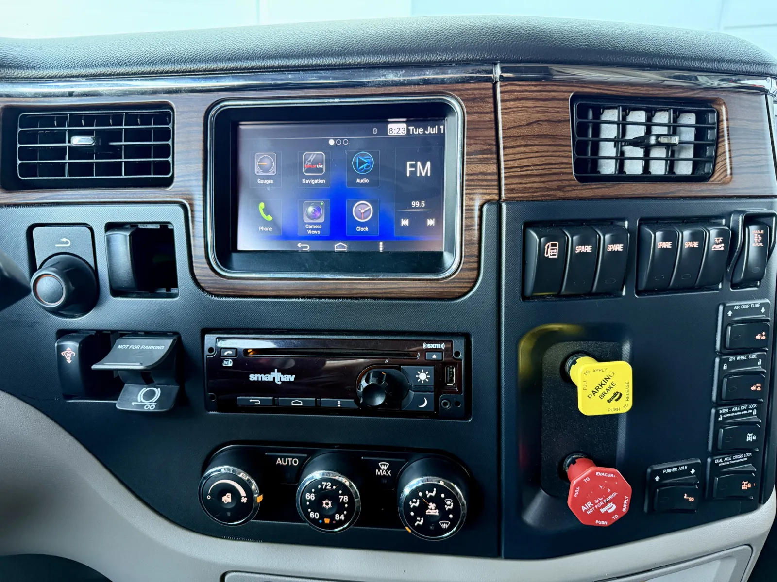 2019 Peterbilt 567 - image 18