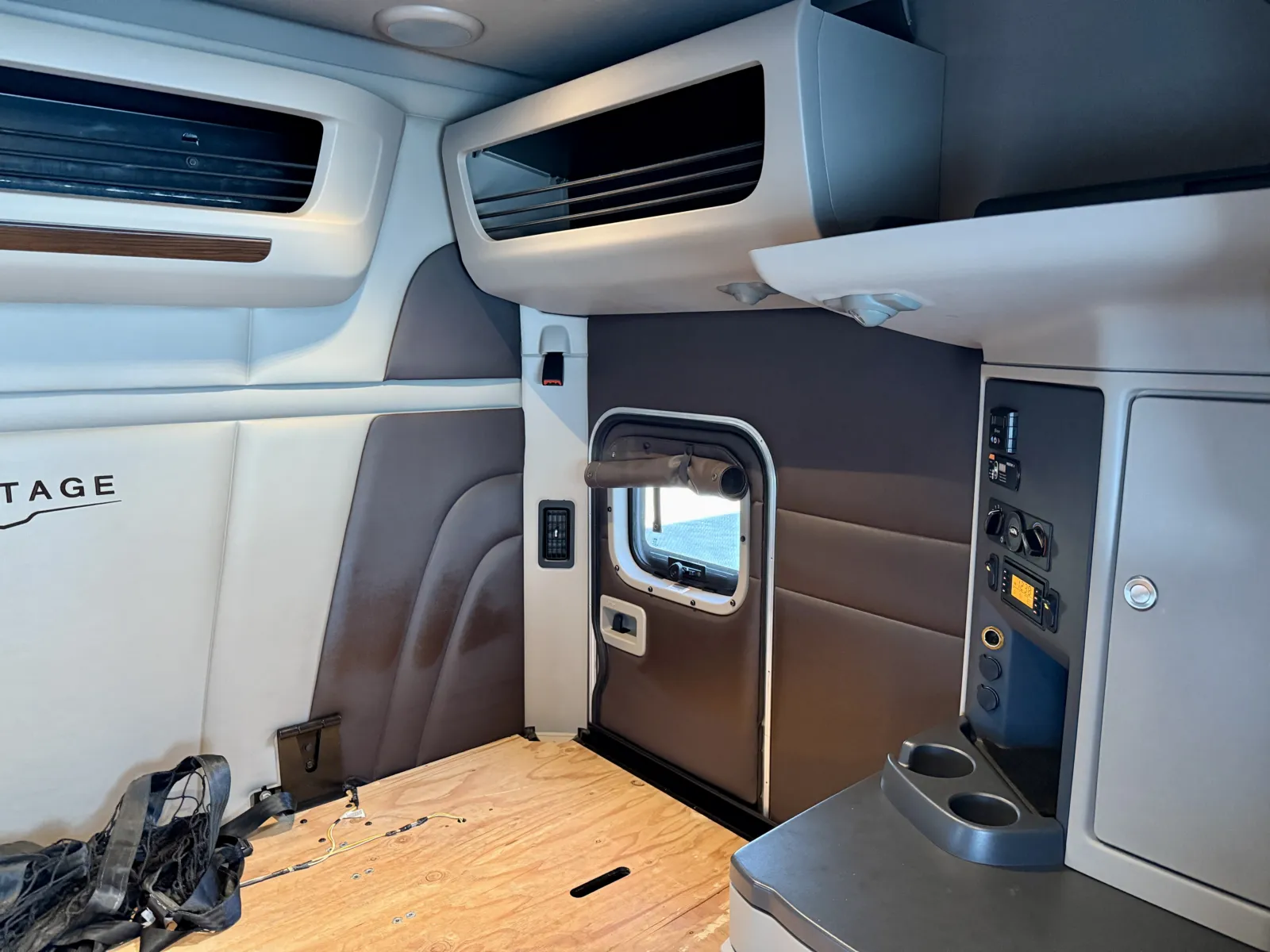 2019 Peterbilt 567 - image 24