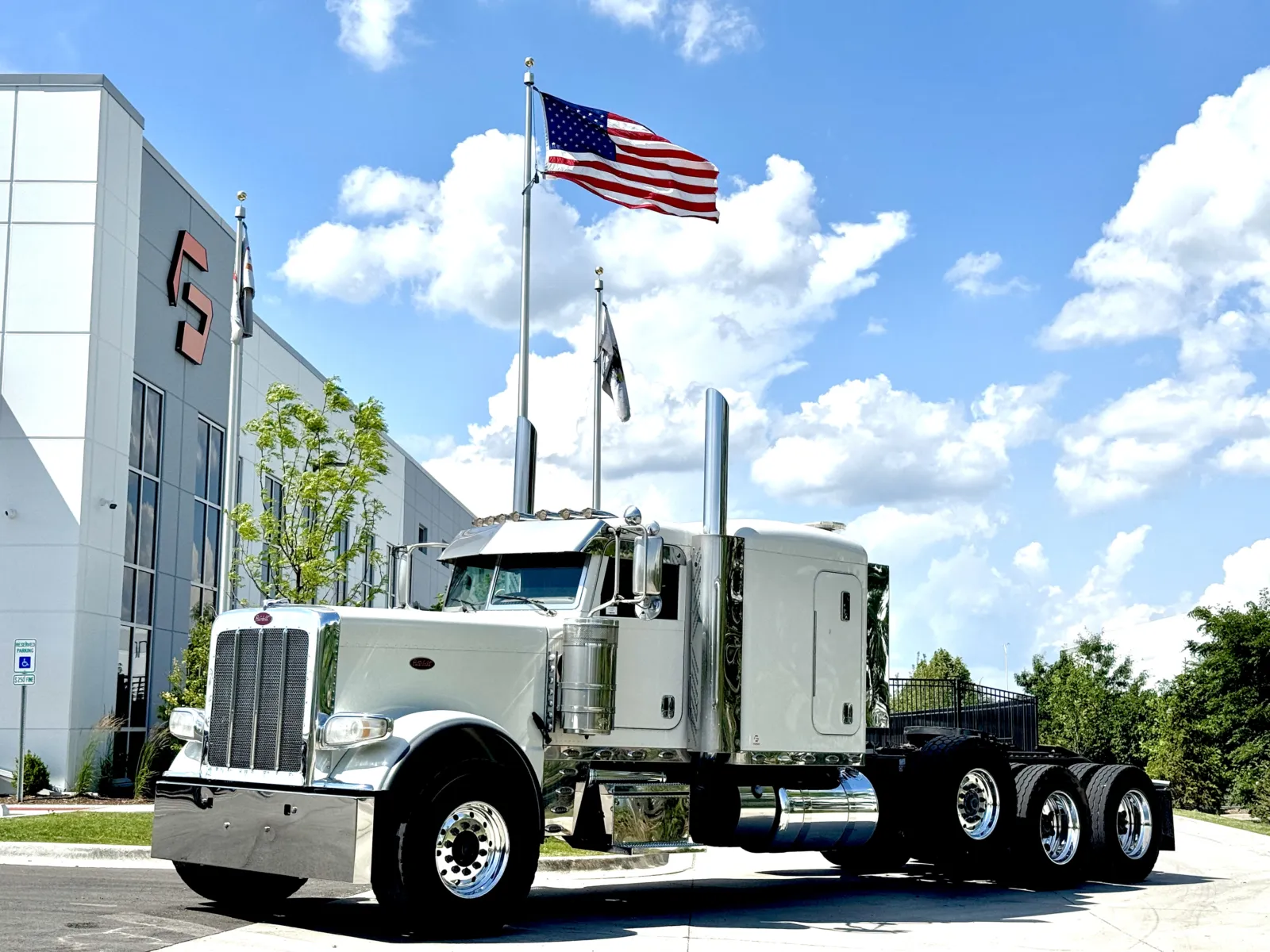 2019 PETERBILT 389