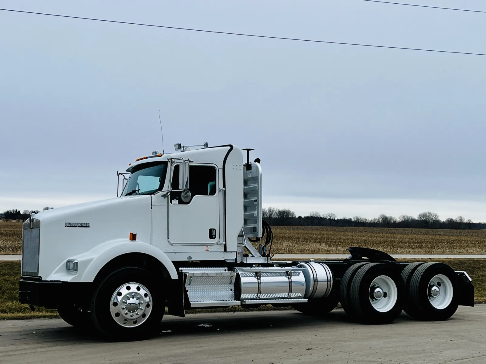 2013 Kenworth T800 - image 2