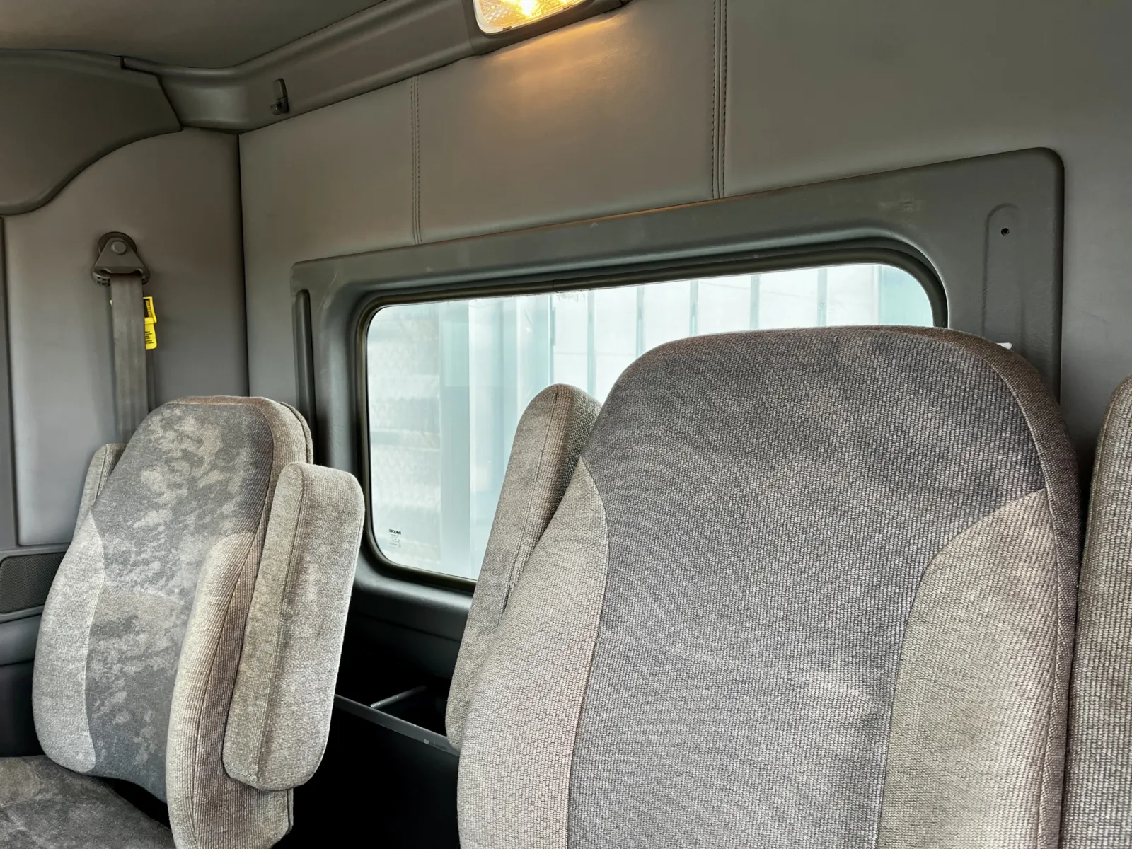 2013 Kenworth T800 - image 20