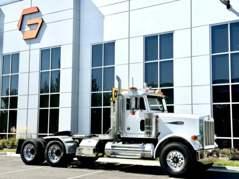 Photos of 2000 PETERBILT 378 for sale in New Lenox, IL at Forge Truck Centers - Illinois