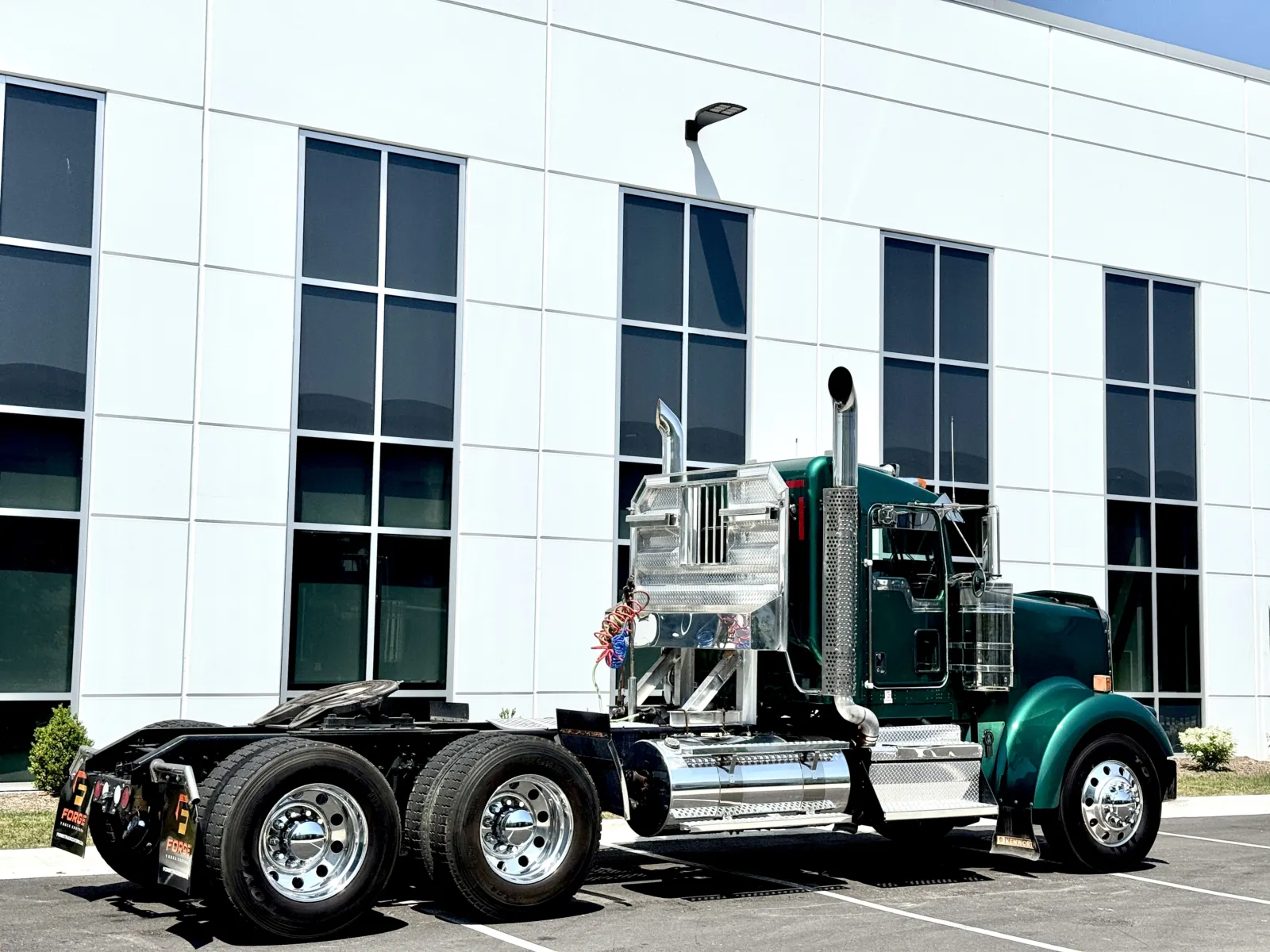 2020 Kenworth W900 - image 5