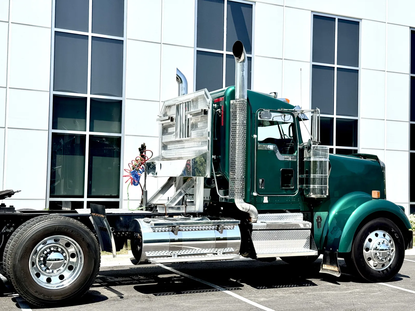2020 Kenworth W900 - image 7