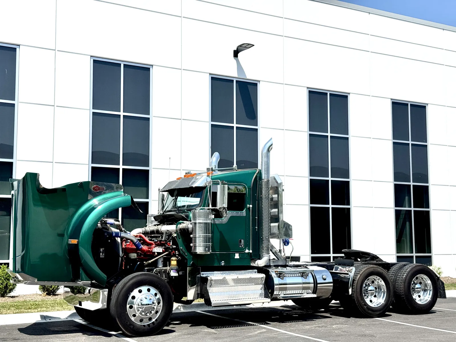 2020 Kenworth W900 - image 10