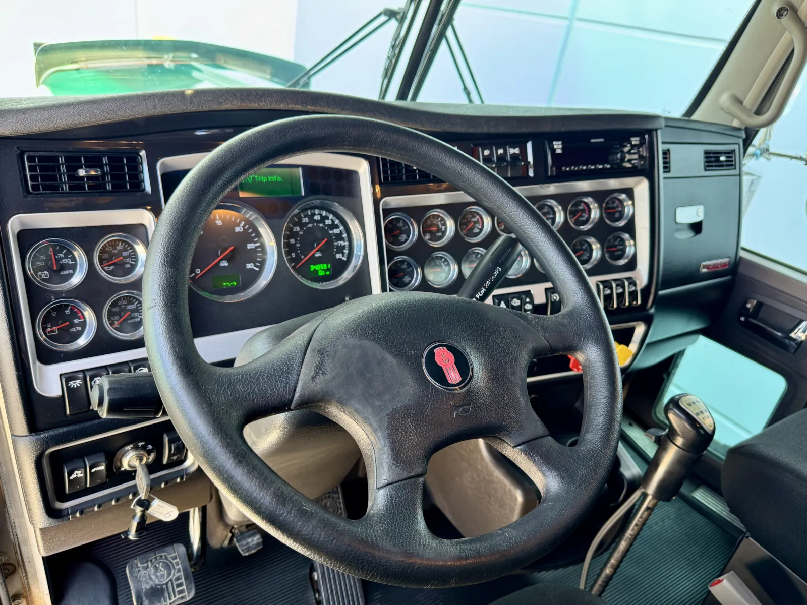 2020 Kenworth W900 - image 15