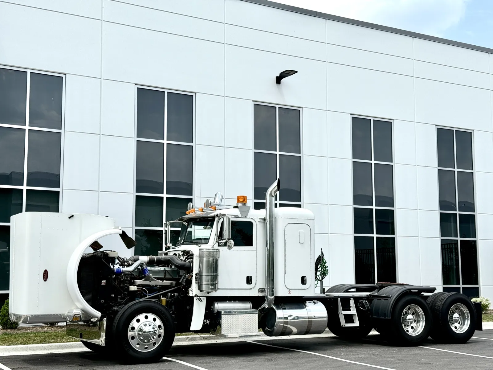 2014 Peterbilt 389 - image 10