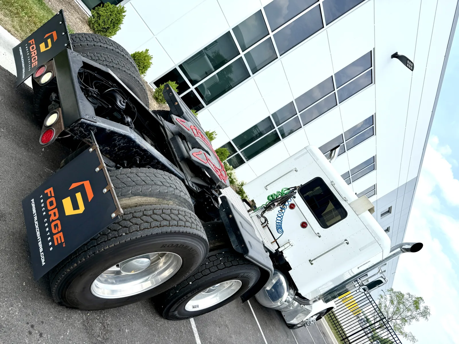 2014 Peterbilt 389 - image 11