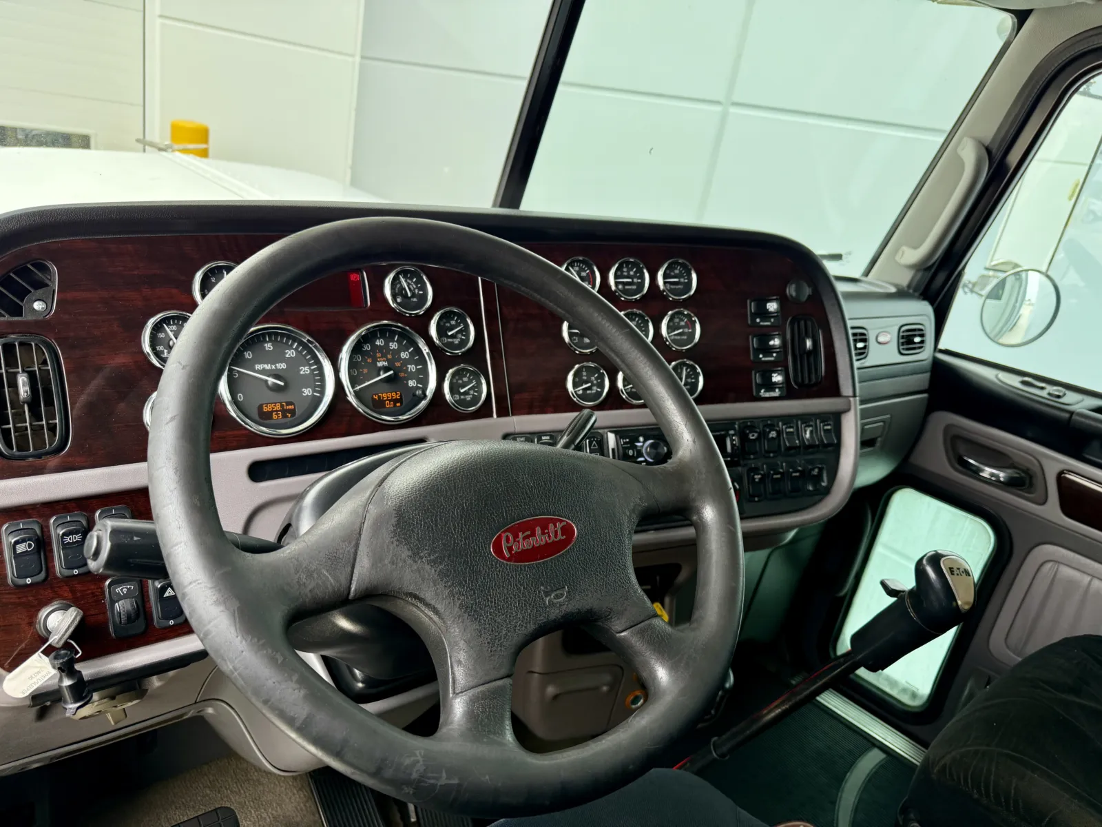 2014 Peterbilt 389 - image 15