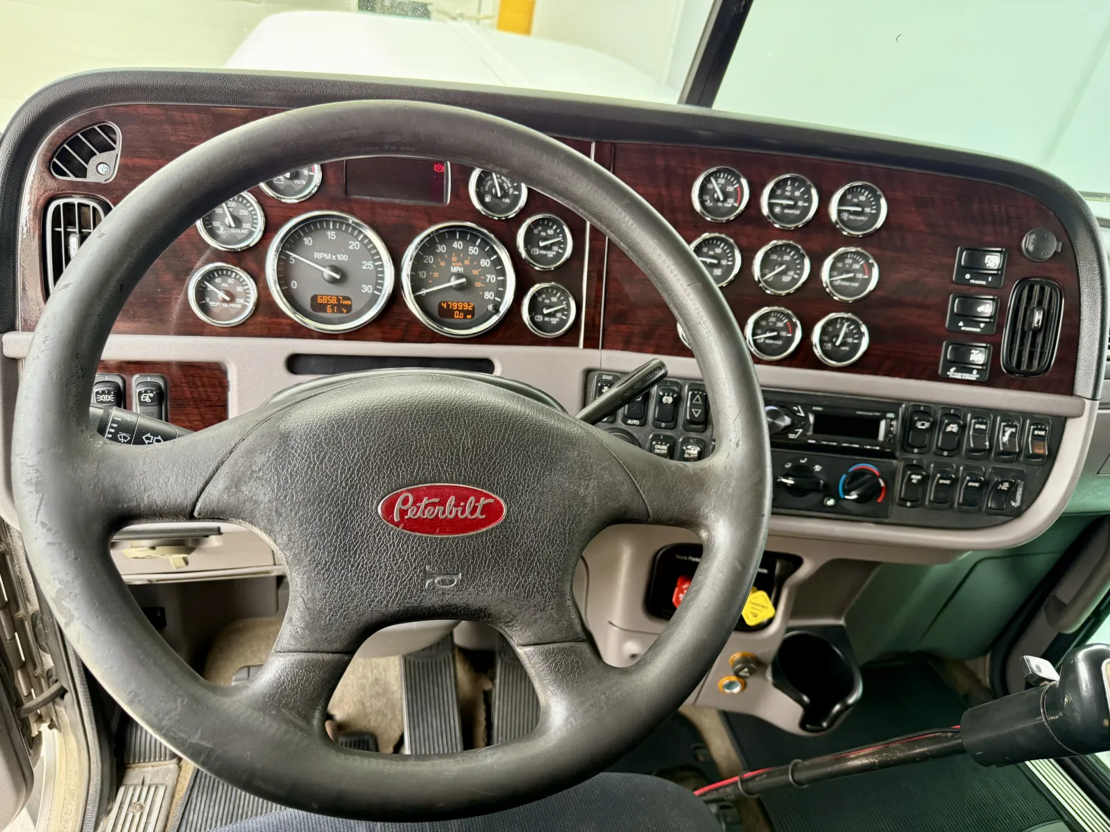 2014 Peterbilt 389 - image 16