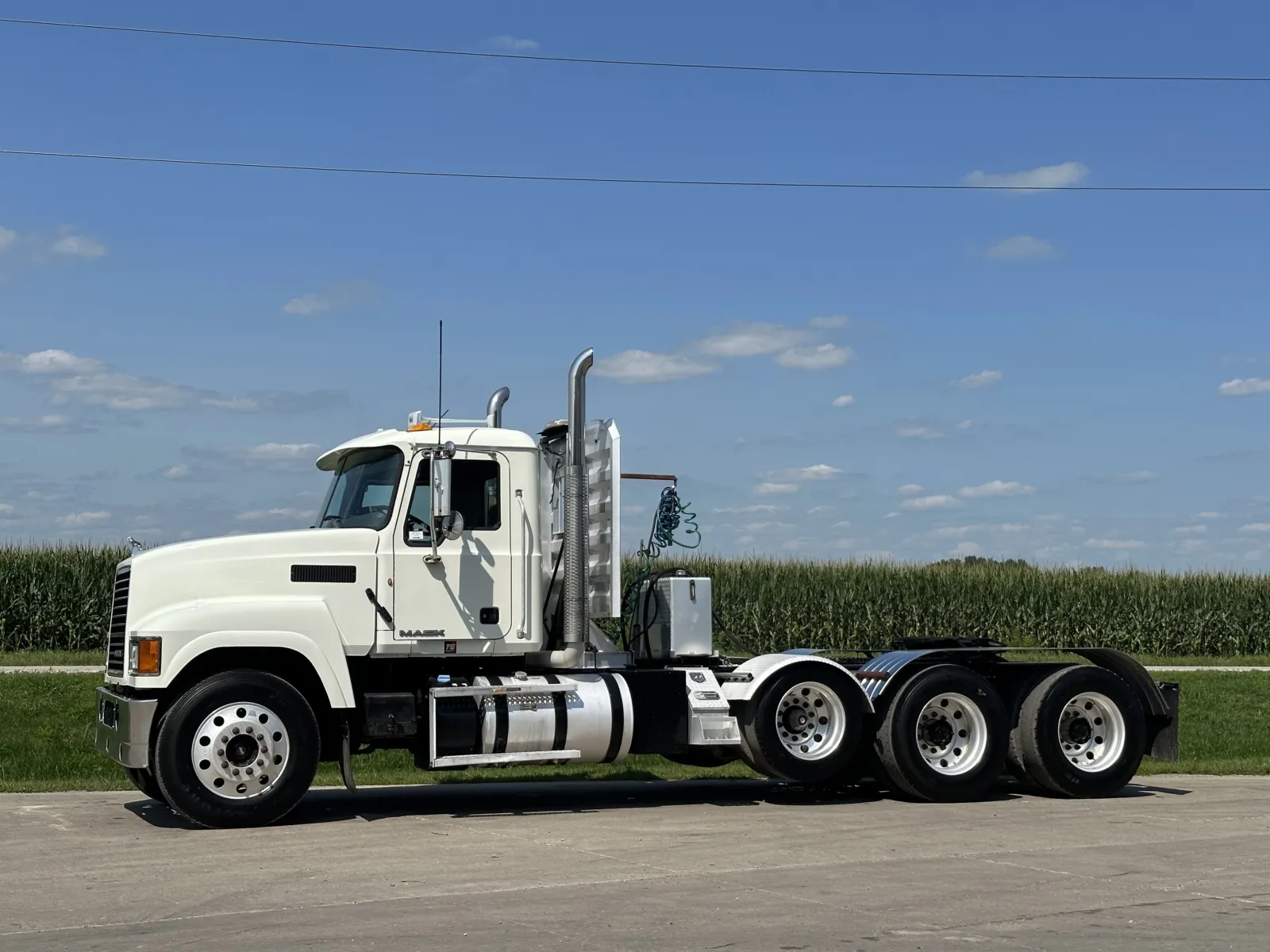 2014 Mack - image 2