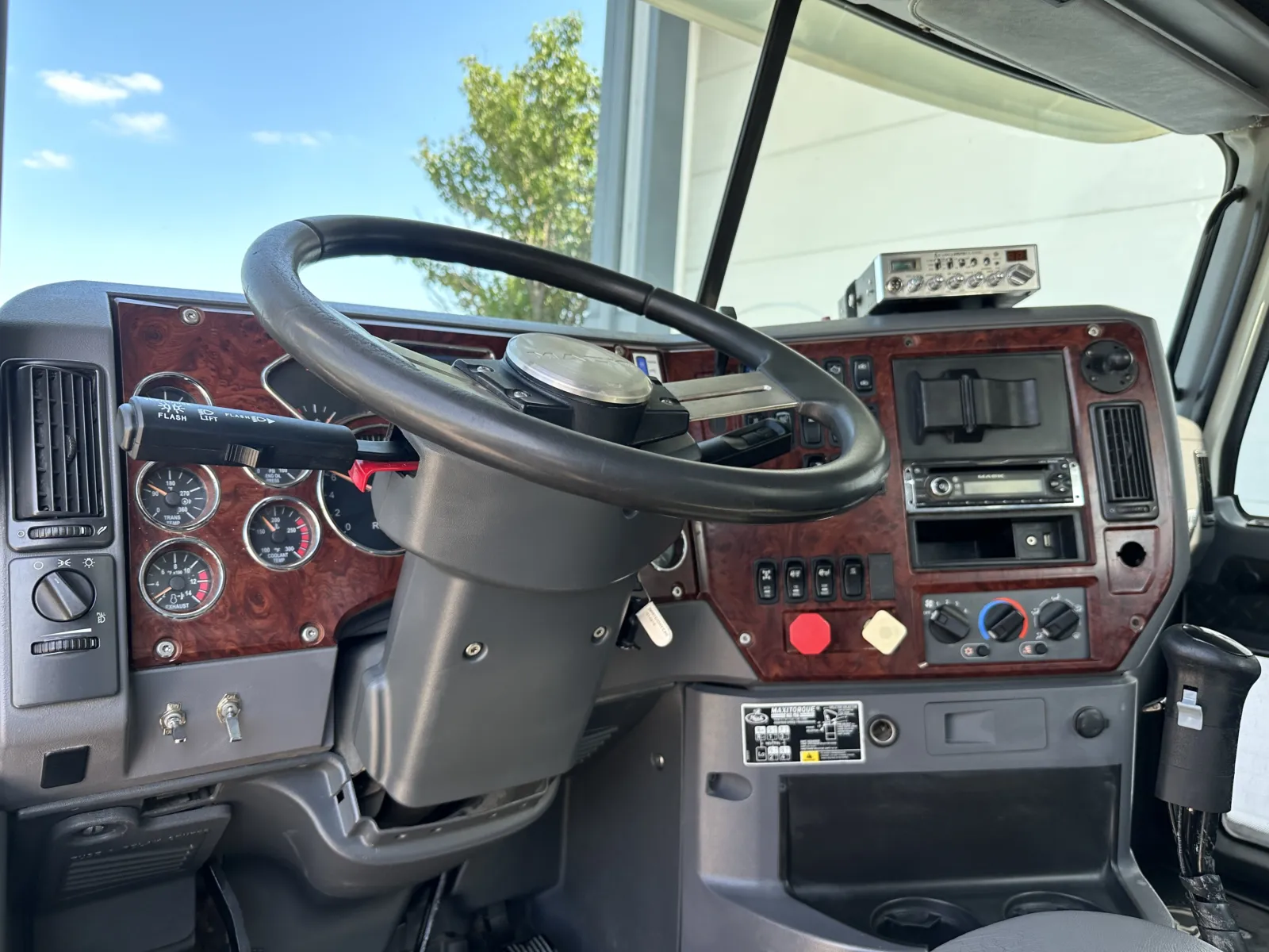 2014 Mack - image 15