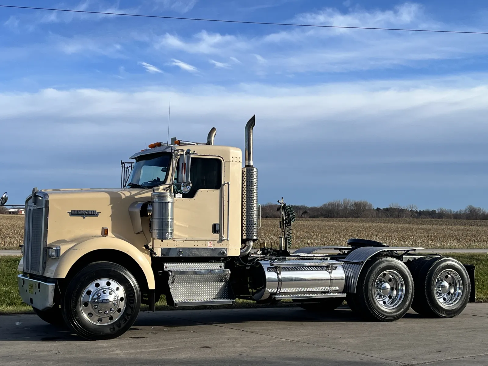2005 Kenworth W900 - image 2