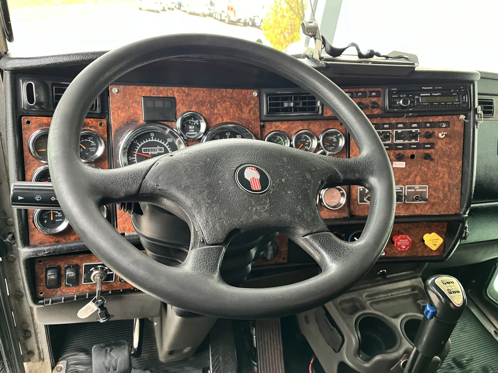 2005 Kenworth W900 - image 16