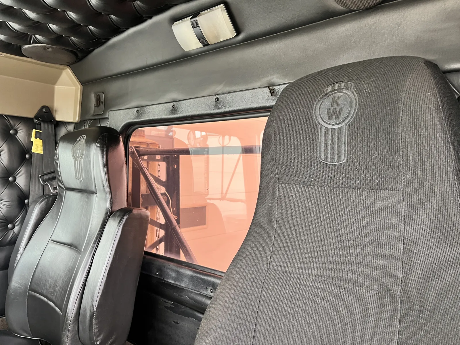 2005 Kenworth W900 - image 19