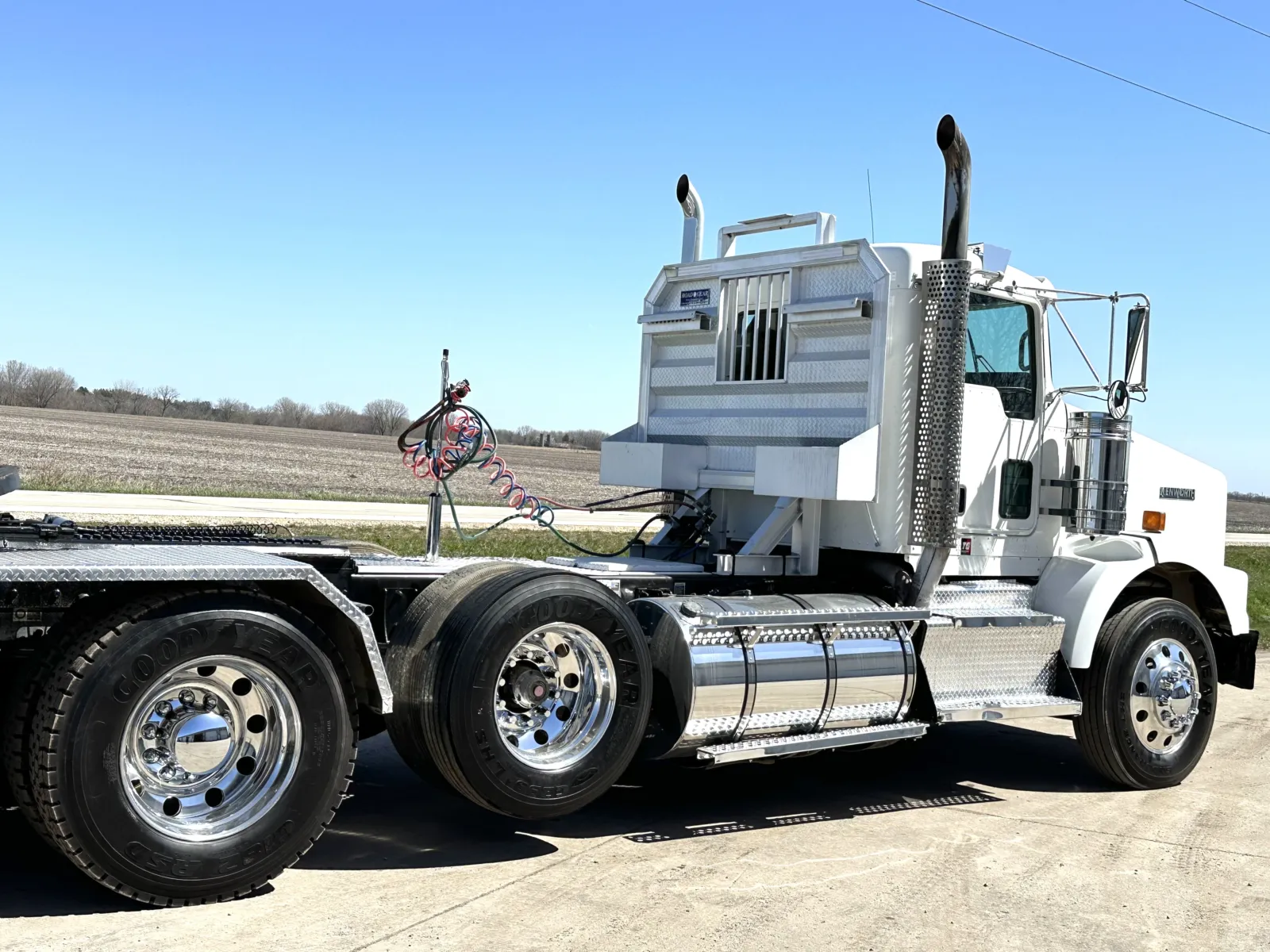 2011 Kenworth T800 - image 7