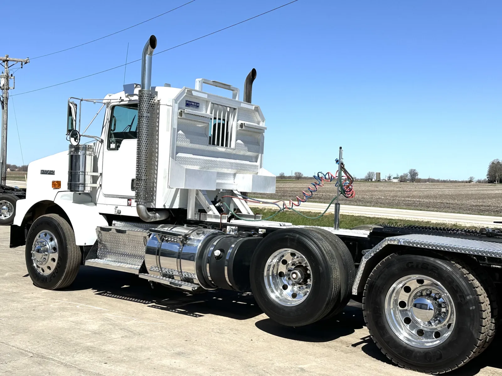 2011 Kenworth T800 - image 8