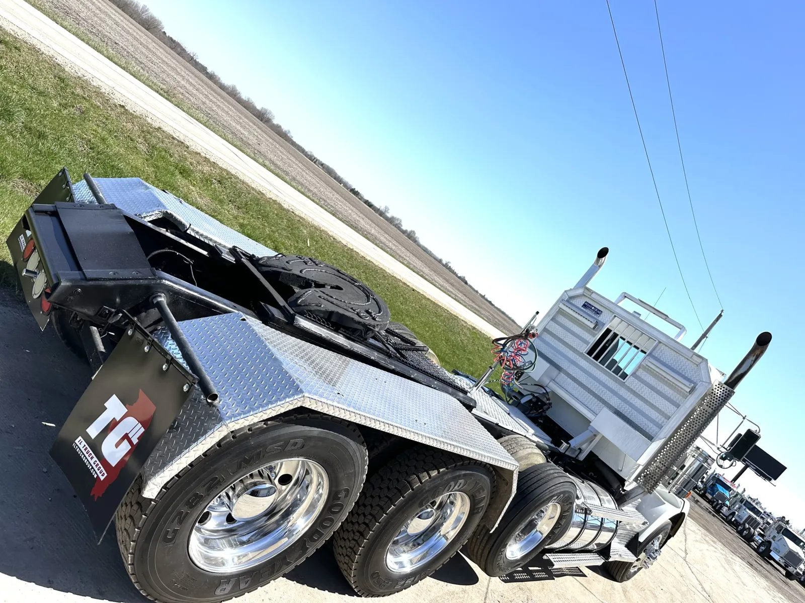 2011 Kenworth T800 - image 11