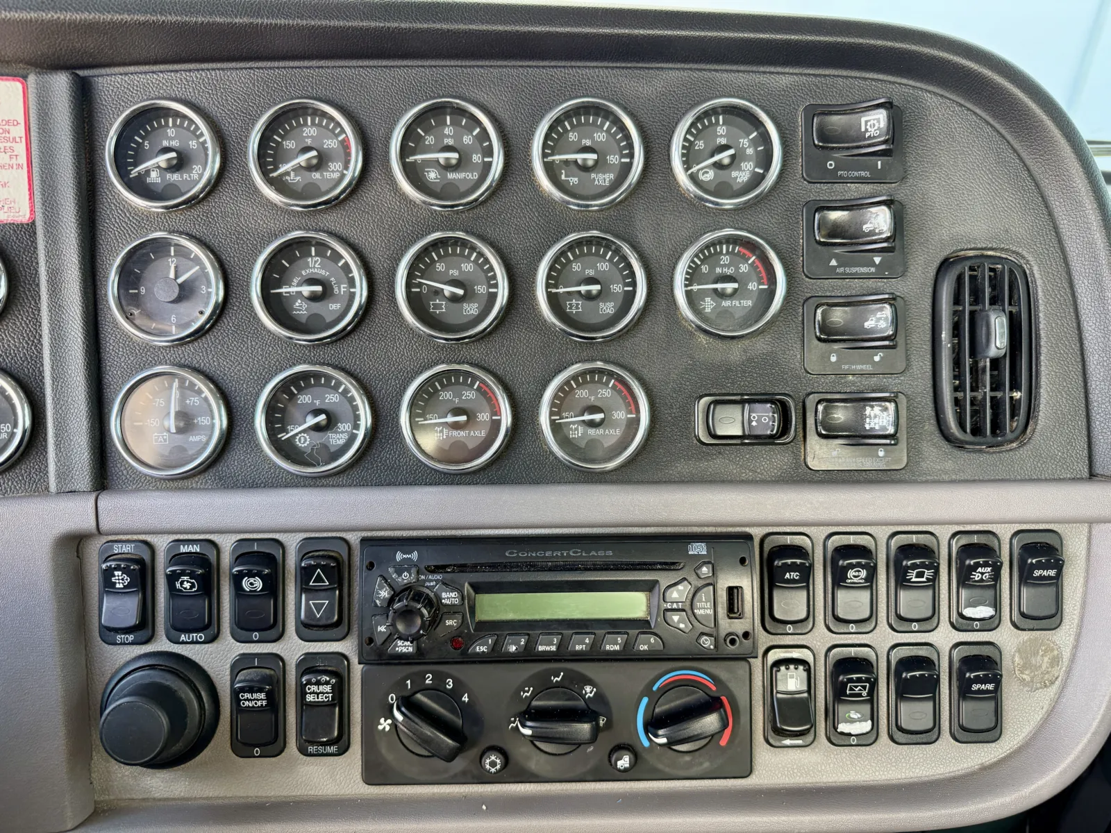 2012 Peterbilt 389 - image 18